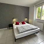 Au Trefle Dort Apartmanhotel