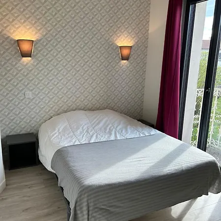 Au Trefle Dort Апарт-отель 3*