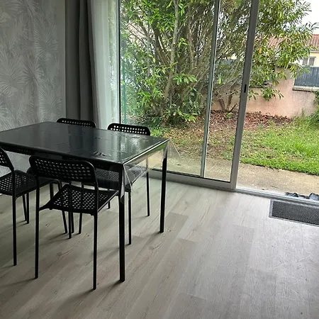 Au Trèfle Dort Aparthotel 3*